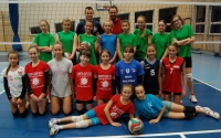 Wspólny trening naszych siatkarek z MOS Wieliczka. 2015-11-13